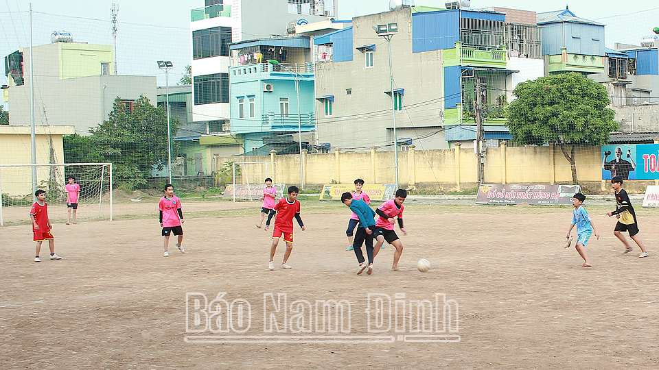 Giao lưu thi đấu bóng đá phong trào thanh, thiếu niên phường Mỹ Xá.