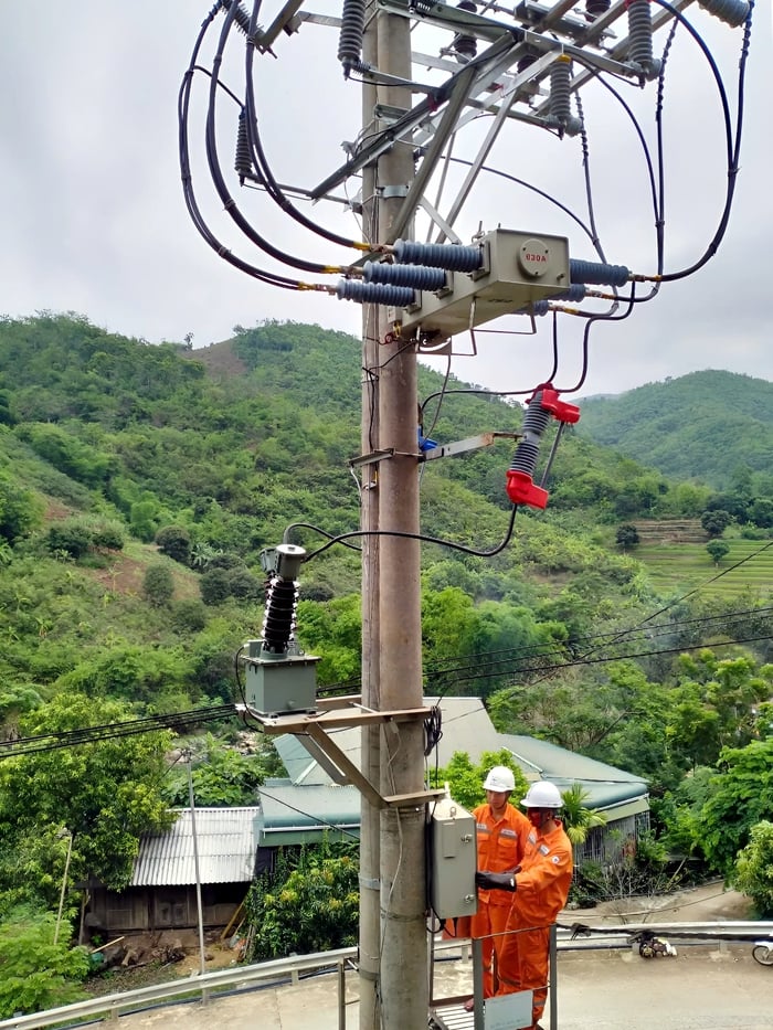 Điện lực miền Bắc đảm bảo cung cấp và vận hành an toàn hệ thống điện mùa nắng nóng- Ảnh 1.