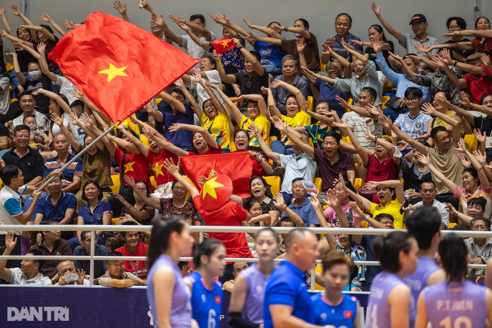 منتخب فيتنام للكرة الطائرة للسيدات يتأهل إلى نهائي آسيا ويصعد إلى المركز 27 عالميا - 2