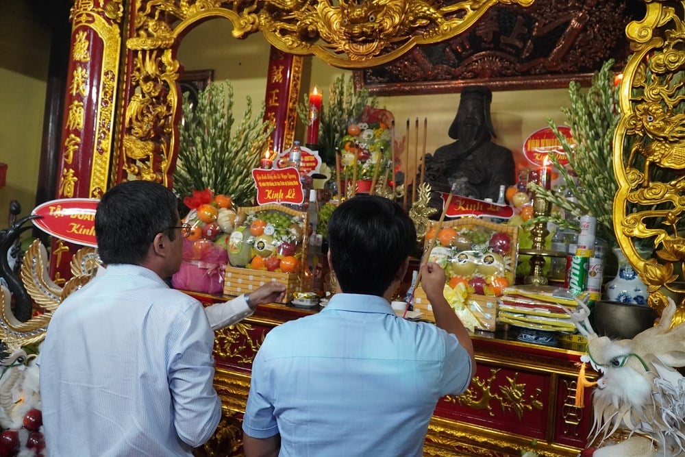 Quang Binh រៀបចំពិធីរំលឹកវិញ្ញាណក្ខន្ធលោក Le Thanh Hau Nguyen Huu Canh - រូបថត ៥