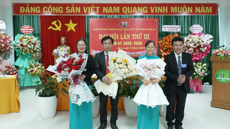 dung-hd00-02-42-21still874.jpg