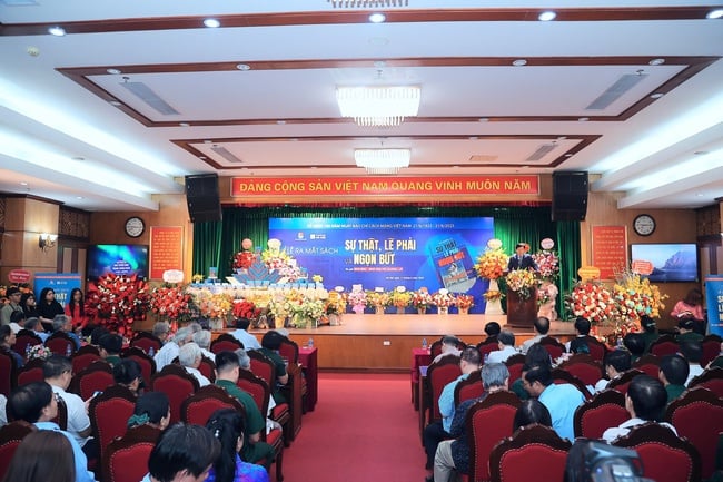 Ra mắt cuốn sách "Sự thật, lẽ phải và ngọn bút" của nhà báo, nhà văn Hồ Quang Lợi - Ảnh 6.