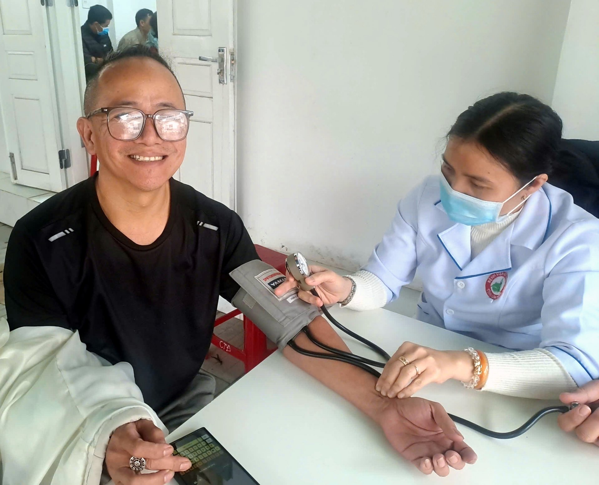 Voluntarios donan sangre