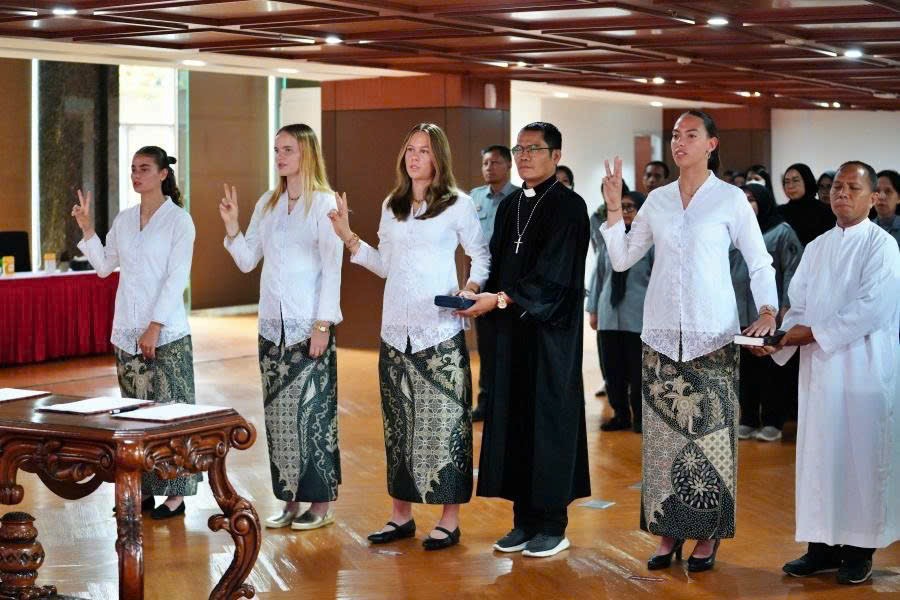 Đến lượt Huỳnh Như và đội tuyển nữ ‘bé xíu’ đấu dàn sao nhập tịch Indonesia cao lồng lộng- Ảnh 1.