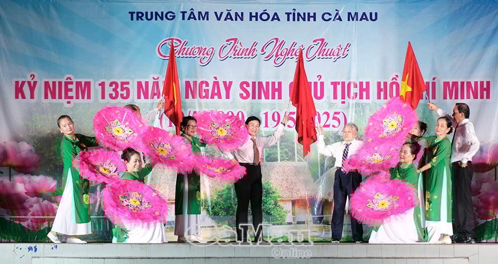 Nội dung các tiết mục tham gia biểu diễn ca ngợi Ðảng, quê hương đất nước và Bác Hồ kính yêu.