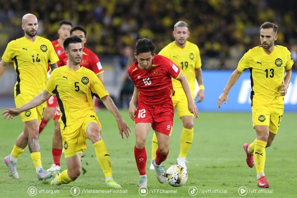 Báo Malaysia nói thắng về vị thế của đội tuyển Việt Nam - 1