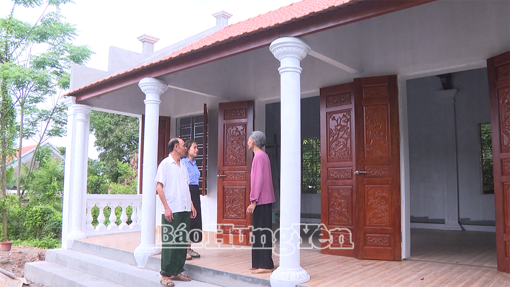 132/132 គ្រួសារនៅស្រុក Phu Cu បានបញ្ចប់ការសាងសង់ផ្ទះថ្មី និងជួសជុលផ្ទះបណ្ដោះអាសន្ន និងទ្រុឌទ្រោម។