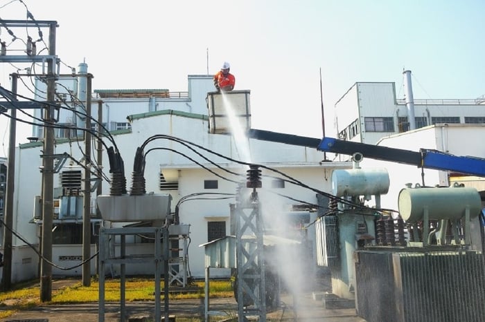 Điện lực miền Bắc đảm bảo cung cấp và vận hành an toàn hệ thống điện mùa nắng nóng- Ảnh 2.