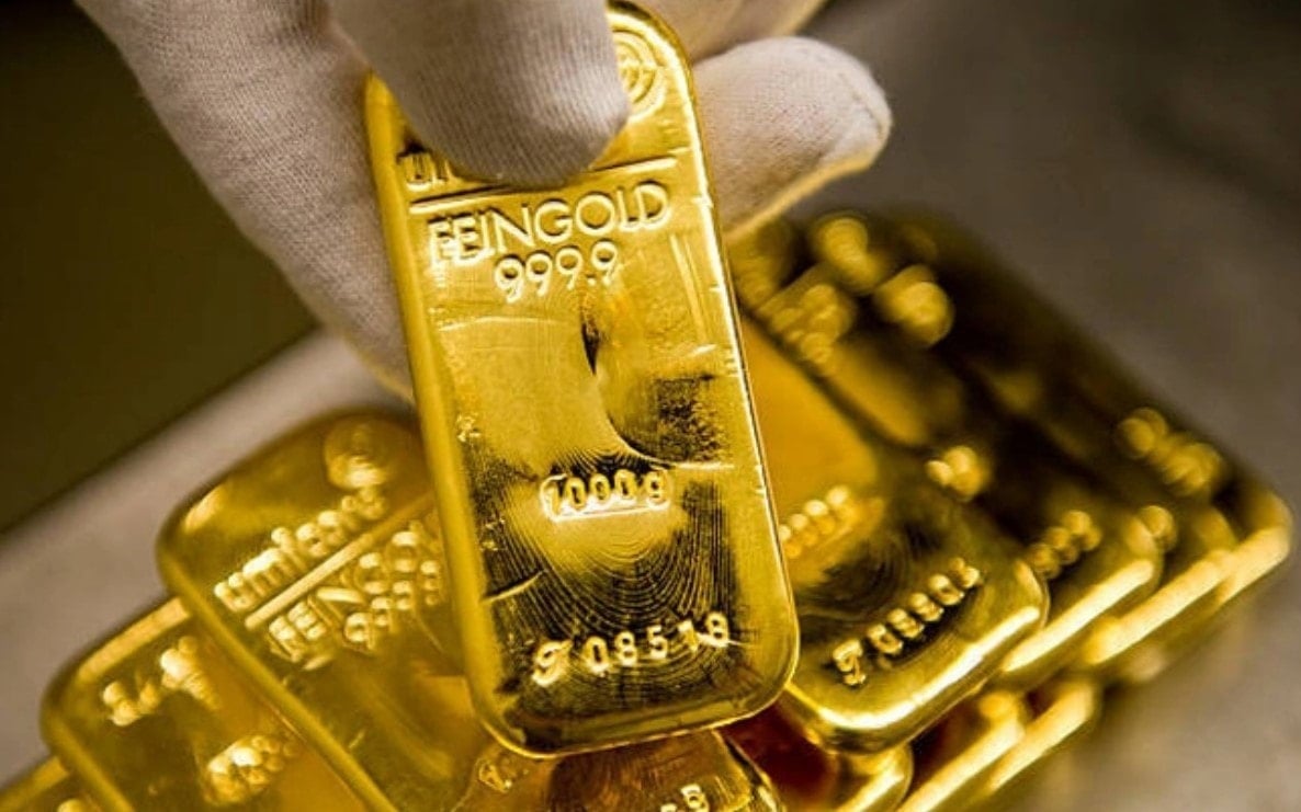 Giá vàng thế giới trượt dốc, trong nước vẫn neo cao sau 2 ngày lễ