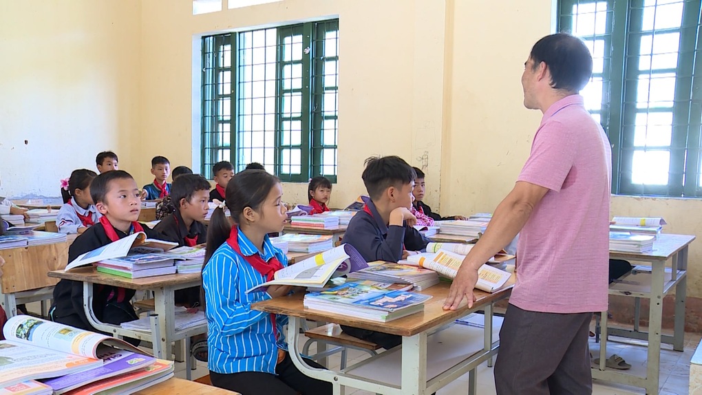 Hơn 900 giáo viên trượt khen thưởng cuối năm vì không ủng hộ quỹ từ thiện - 1