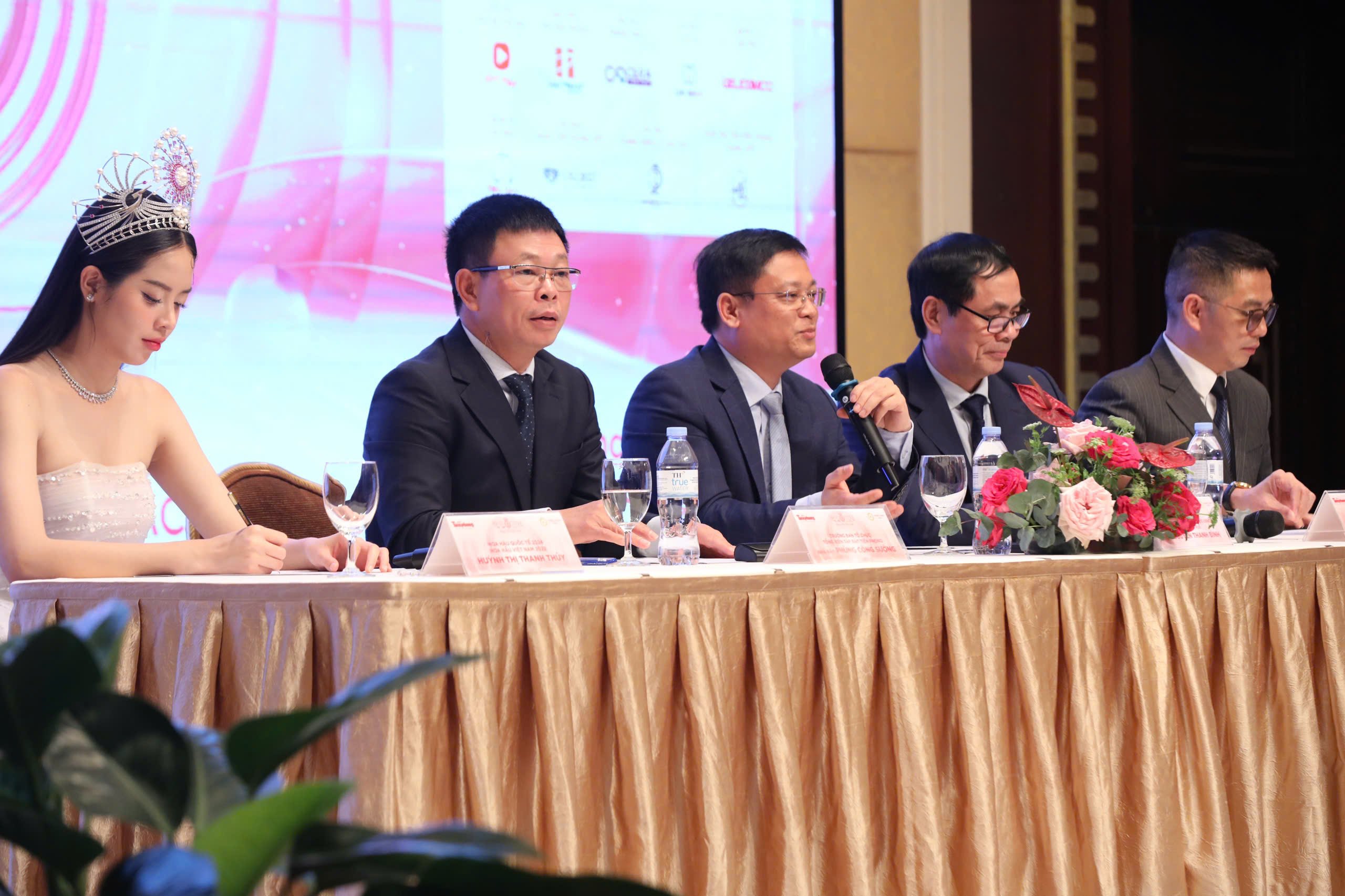 Sau khi tạm hoãn, chung kết Hoa hậu Việt Nam ấn định ngày tổ chức lại- Ảnh 1.