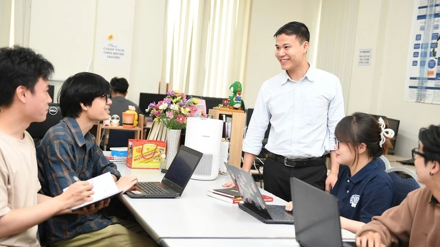 Young PhD promotes AI application in life