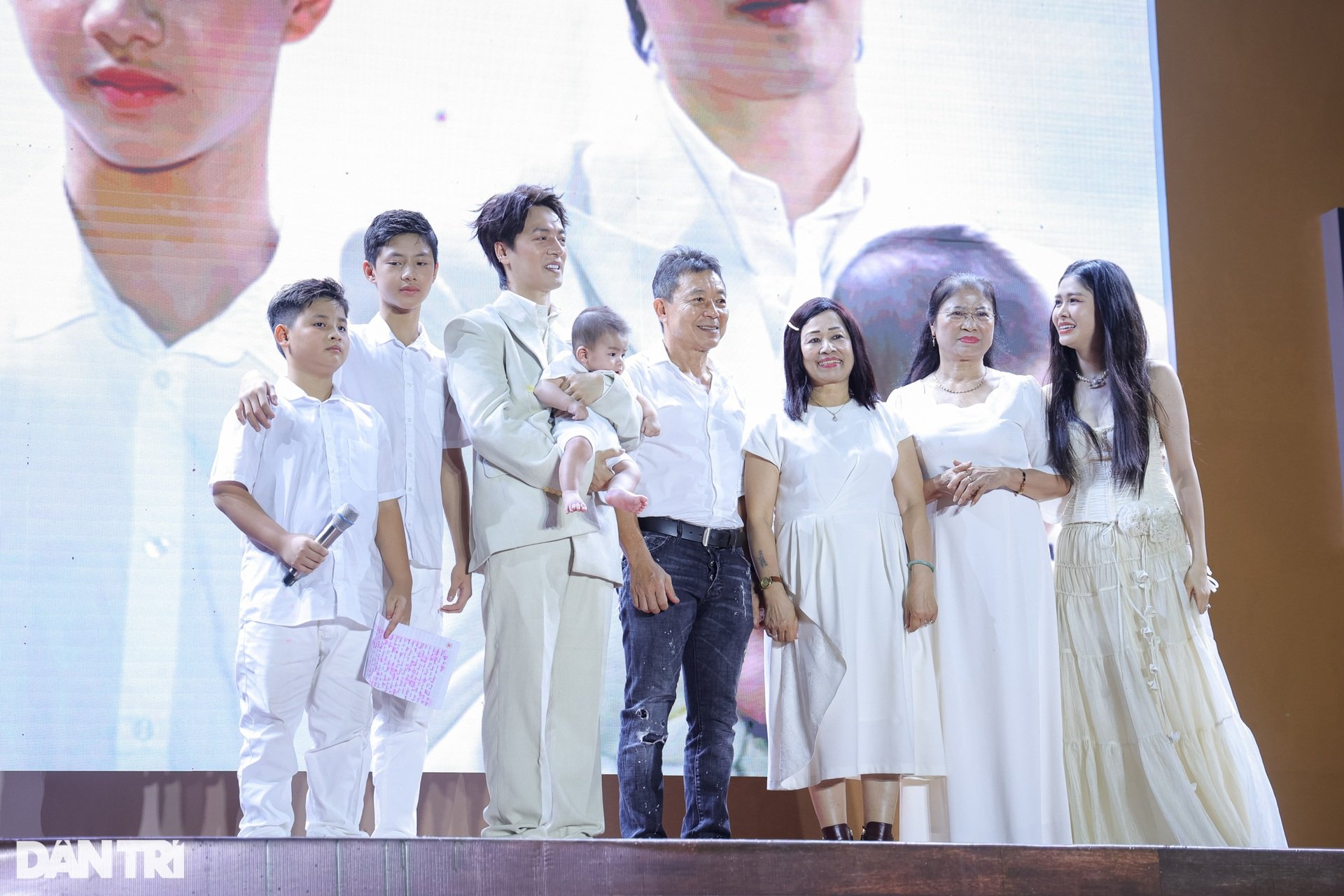 Đăng Khôi cầu hôn… BB Trần, xúc động khi song ca cùng Bằng Kiều - 13