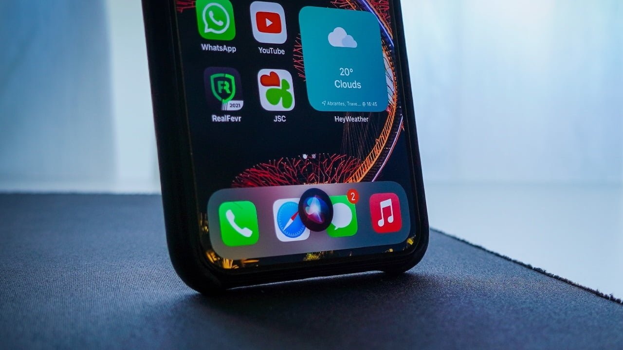 Siri tiep tuc tre hen anh 2