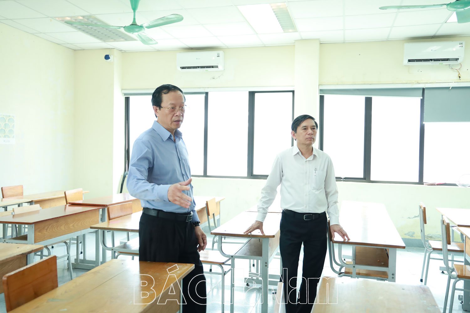 Thứ trưởng Bộ Giáo dục và Đào tạo Phạm Ngọc Thưởng làm việc tại Hà Nam