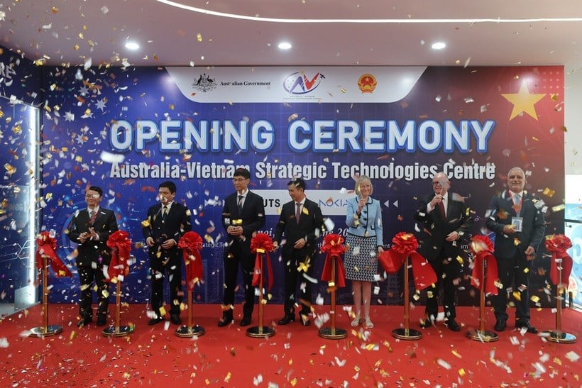 Ribbon cutting ceremony to open the Australia-Vietnam Strategic Technology Center.