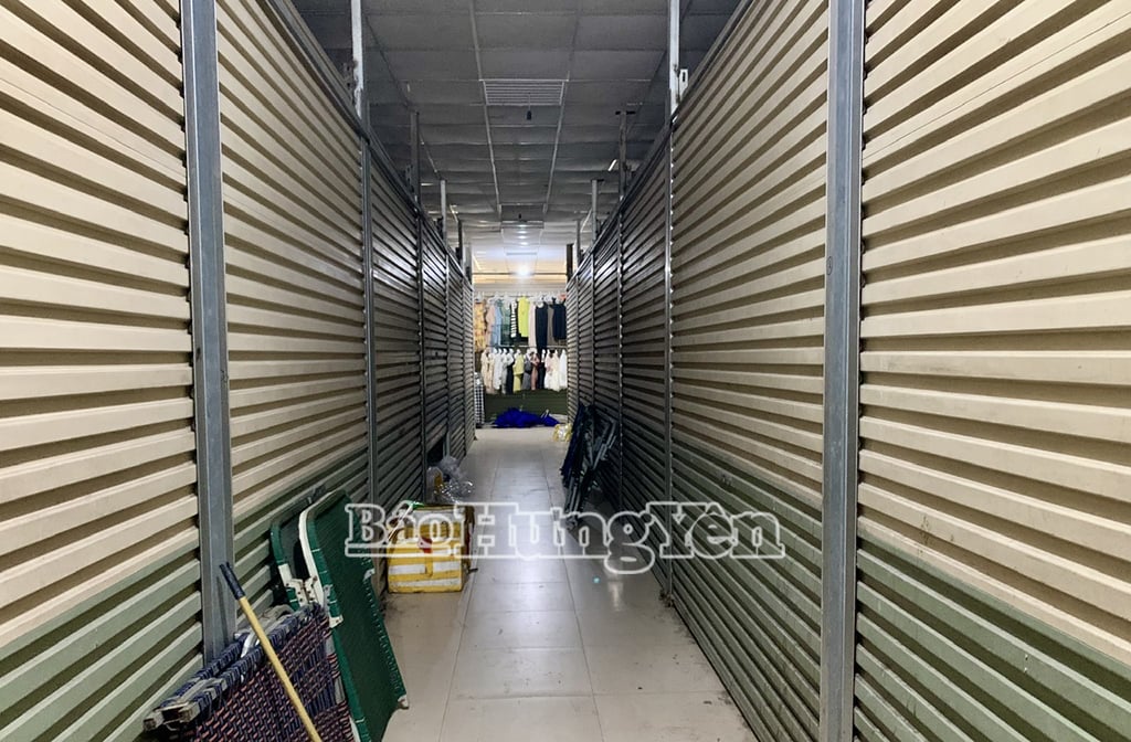 Ế ẩm, thua lỗ khiến nhiều tiểu thương đóng cửa ki - ốt