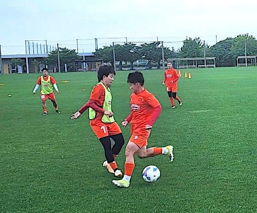 La selección femenina de Vietnam gana su segundo partido en su viaje de entrenamiento a Japón - foto 1