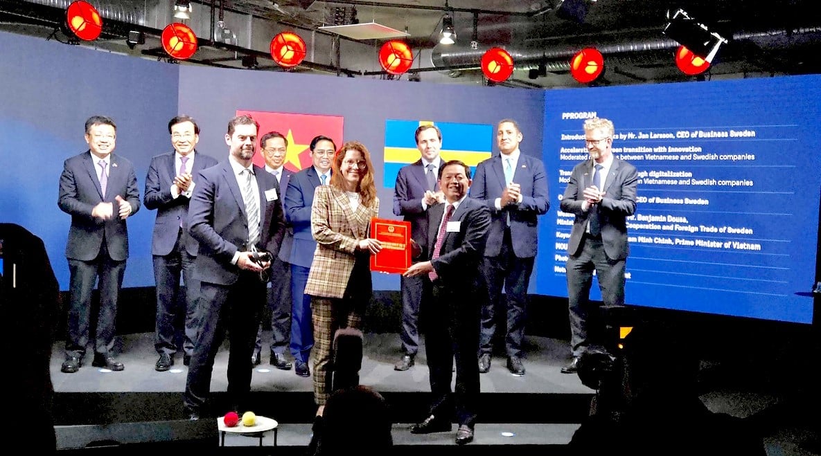 Bình Định trao Giấy chứng nhận đăng ký đầu tư dự án 1 tỷ USD cho cho Công ty SYRE Impact AB tại Thụy Điển