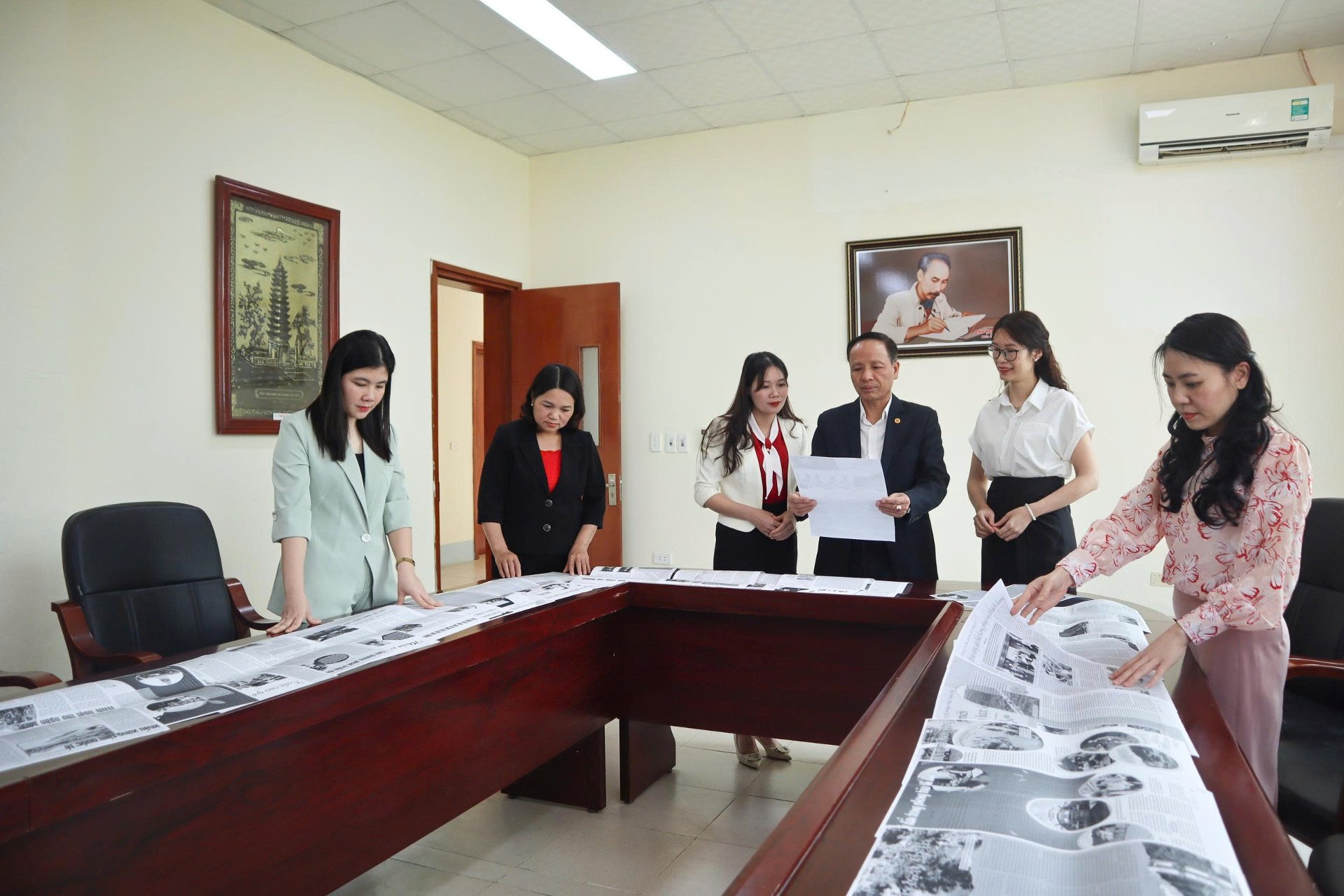 Ban Biên tập luôn sát sao, đồng hành trong quá trình lên tin, bài trên mặt báo của Phòng Biên tập. 