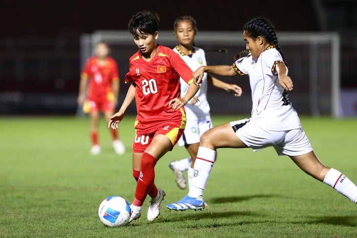 U19 nữ Việt Nam thắng 6-0, cầu thủ rời sân trong nước mắt - Ảnh 1.