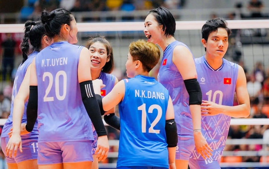 Tras derrotar a Kazajstán, la selección femenina de voleibol de Vietnam avanzó a la final del torneo asiático - foto 1