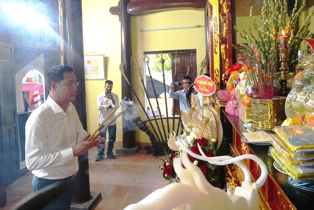 Quang Binh រៀបចំពិធីរំលឹកវិញ្ញាណក្ខន្ធលោក Le Thanh Hau Nguyen Huu Canh - រូបថត ២