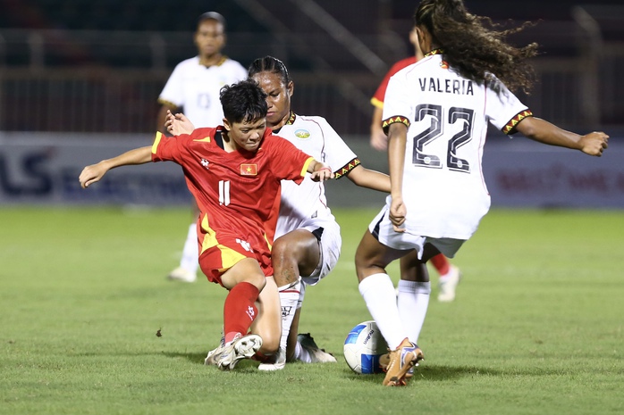 U19 nữ Việt Nam thắng 6-0, cầu thủ rời sân trong nước mắt - Ảnh 7.