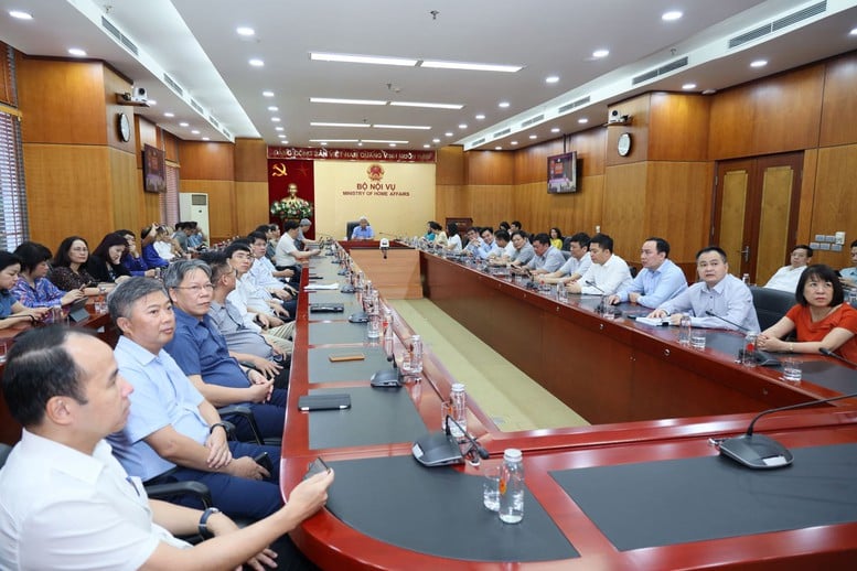 Bộ trưởng Nội vụ: Cấp xã không còn là 'cánh tay nối dài', mà là 'bộ não' điều hành tại cơ sở- Ảnh 2.
