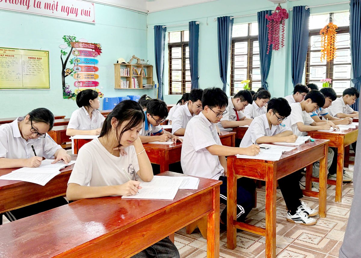 Students review for upcoming exams