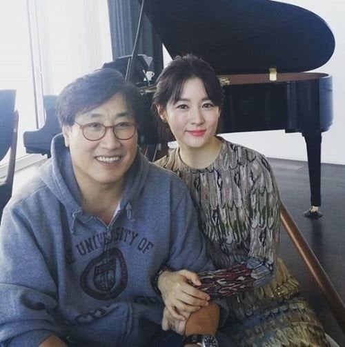 Quốc bảo nhan sắc Hàn Quốc Lee Young Ae tự tin khoe nếp nhăn ở tuổi 54 - 12