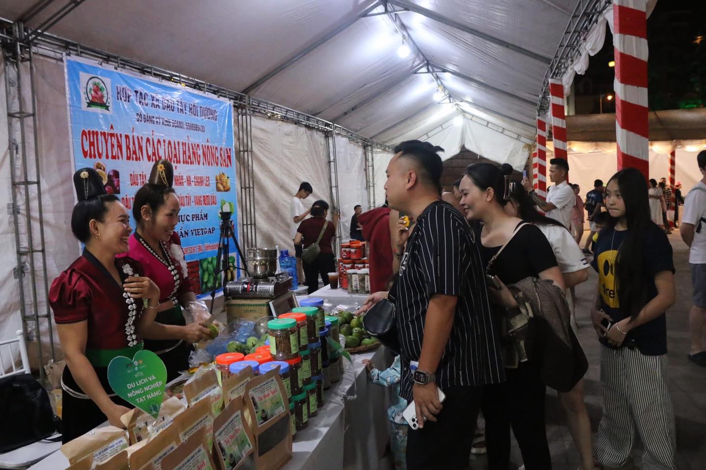 Cầu nối giao thương các đặc sản của Lào Cai và Sơn La - Ảnh 4.