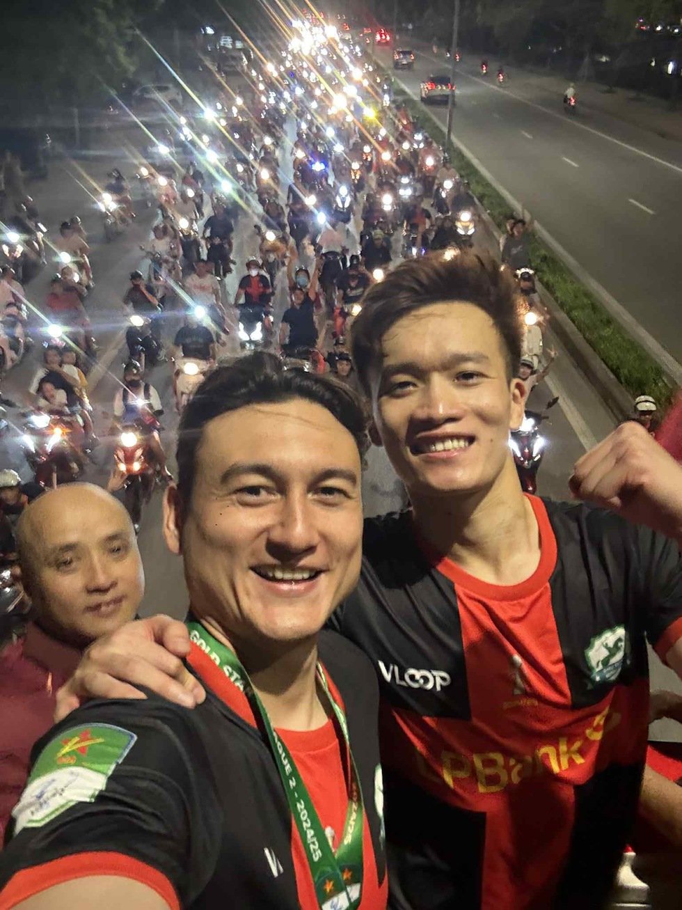 Hoàng Đức, Văn Lám và Ninh Bình rước cúp vô địch: V-League có thêm đối thủ cực chất- Ảnh 5.