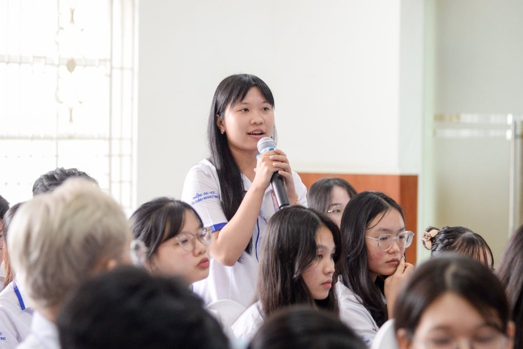 Sinh viên TPHCM tìm việc: Tuyệt chiêu lọt mắt xanh nhà tuyển dụng - 2