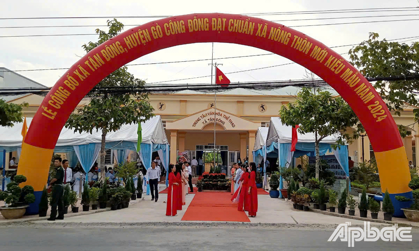  xã Tân Đông đón nhận danh hiệu xã NTM kiểu mẫu