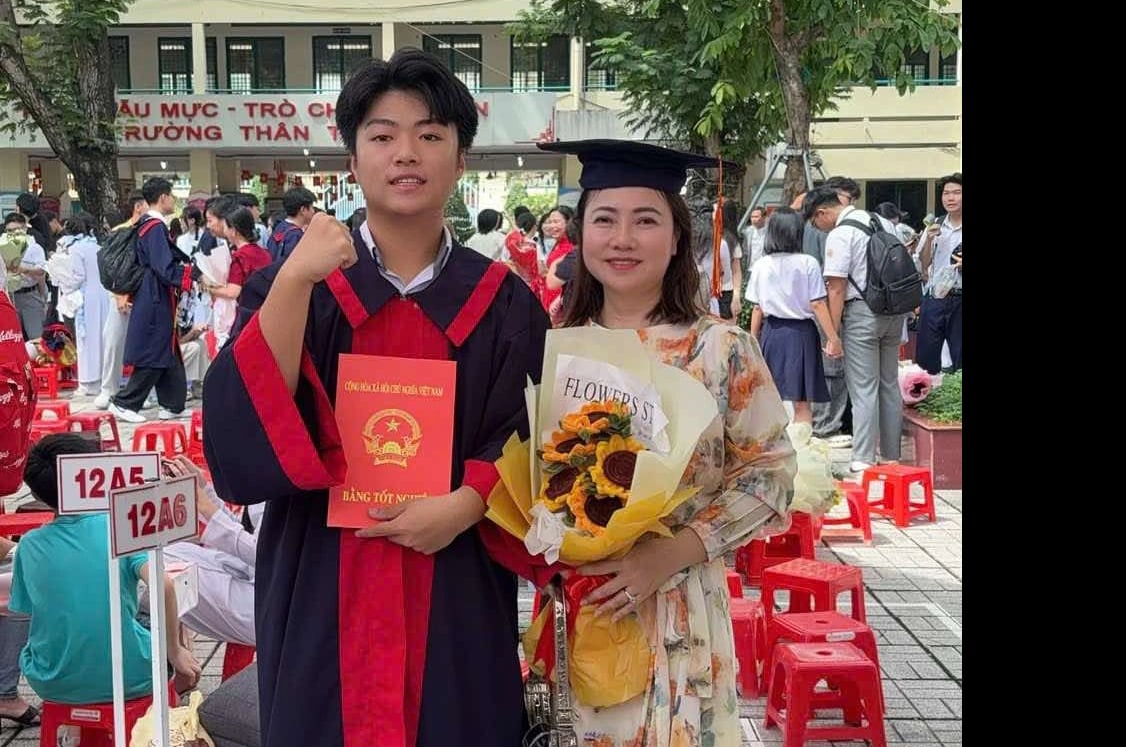 Hiệu trưởng gửi lời chia tay học sinh trước khi rời "Trạm thanh xuân" - Ảnh 6.