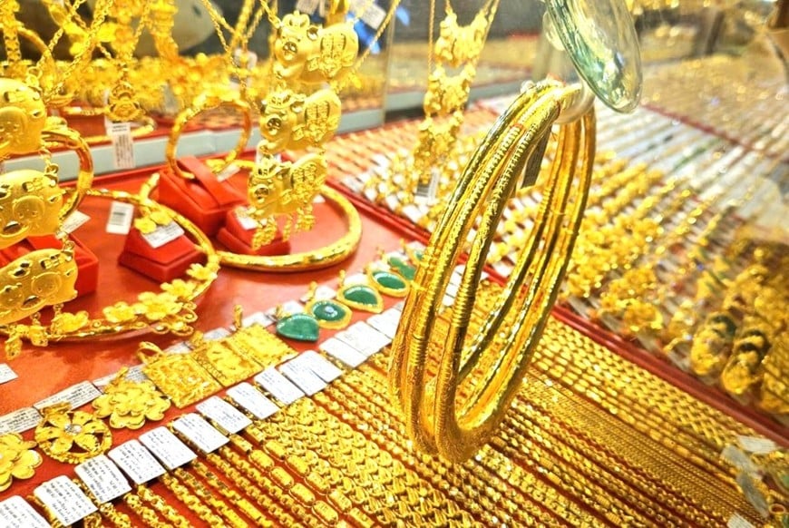តម្លៃមាសថ្ងៃនេះ (ថ្ងៃទី 14 ខែមិថុនា)៖ ដុំមាស និងចិញ្ចៀនមាសឡើងថ្លៃ។ រូបថត៖ nld.com.vn