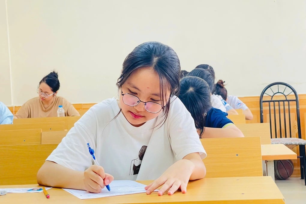 Trường THPT “hot” cuối cùng của Hà Nội thi vào lớp 10, căng thẳng 1 chọi 10 - 1