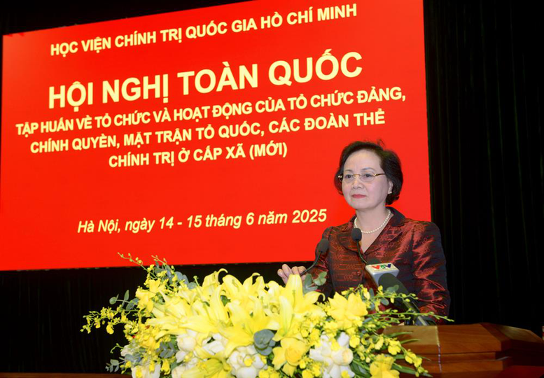 Bộ trưởng Nội vụ: Cấp xã không còn là 'cánh tay nối dài', mà là 'bộ não' điều hành tại cơ sở- Ảnh 1.