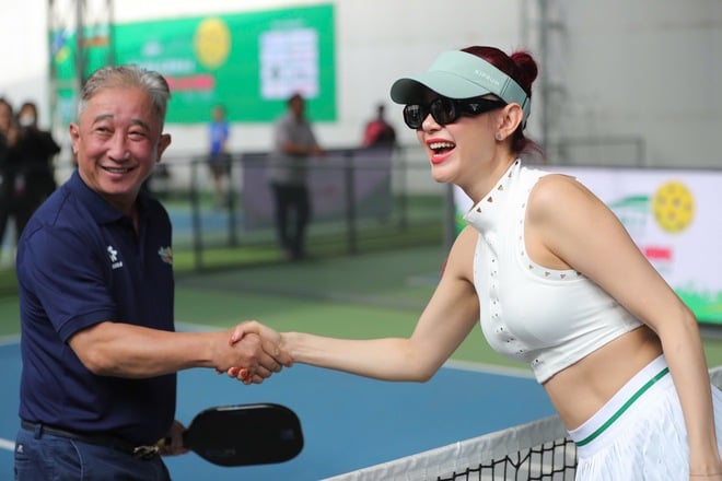 Đại sứ Minh Hằng tuyên thệ khai mạc giải pickleball Báo Người Lao Động - Ảnh 3.