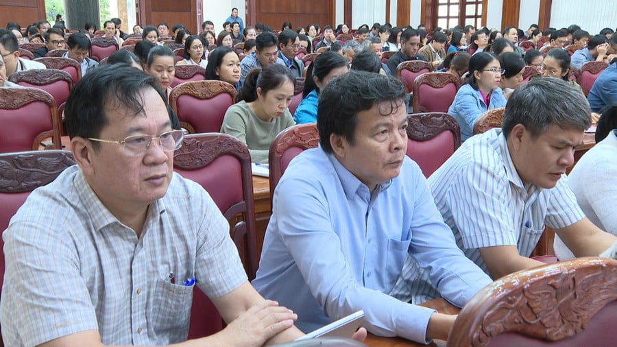 cac-dai-bieu-tham-du-hoi-nghi-tap-huan-anh-thanh-sang.jpg
