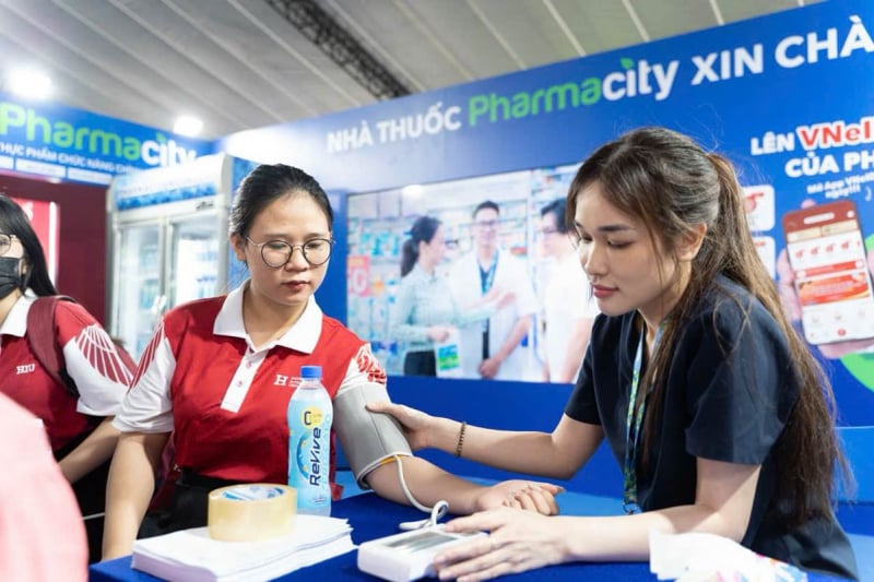 Pharmacity đồng hành cùng xu hướng số: Trải nghiệm mua sắm an toàn trên VNeID tại “Ngày hội không tiền mặt” -0