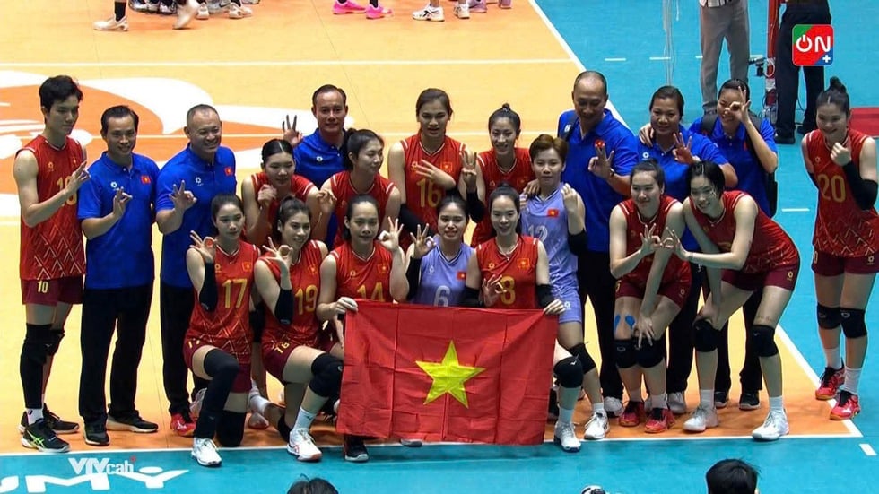 Bích Tuyền bùng nổ rực rỡ, đội tuyển bóng chuyền nữ Việt Nam vô địch AVC Nations Cup 2025- Ảnh 2.