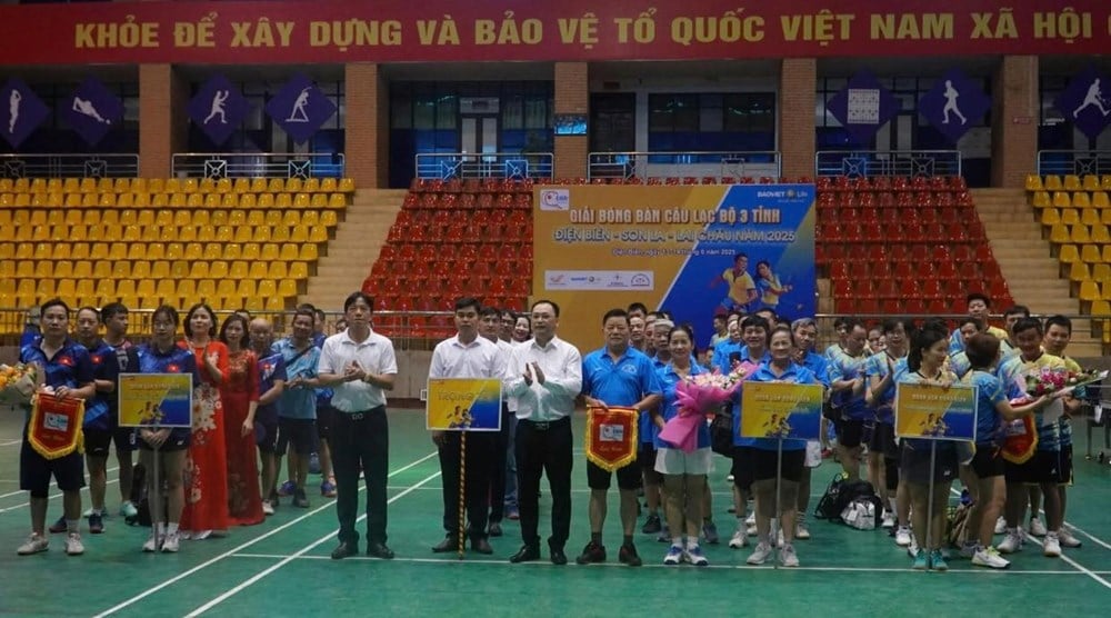 Nearly 100 athletes of the Table Tennis Club Tournament of 3 provinces Dien Bien - Son La - Lai Chau - photo 1
