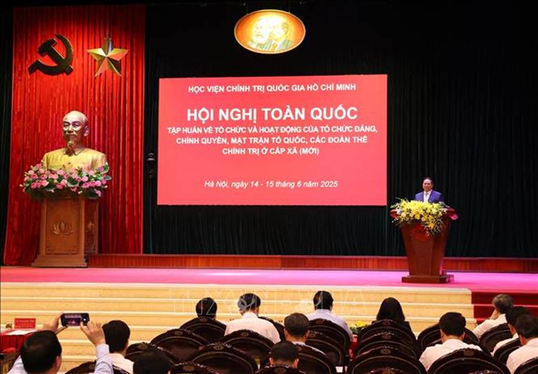 Prime Minister Pham Minh Chinh speaks at the conference. Photo: Van Diep/VNA  