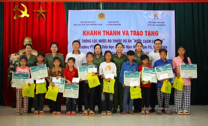 Mang nước sạch và lan tỏa bộ sách "Gieo hạt cùng vĩ nhân” đến trẻ em dân tộc thiểu số ở Điện Biên- Ảnh 1.