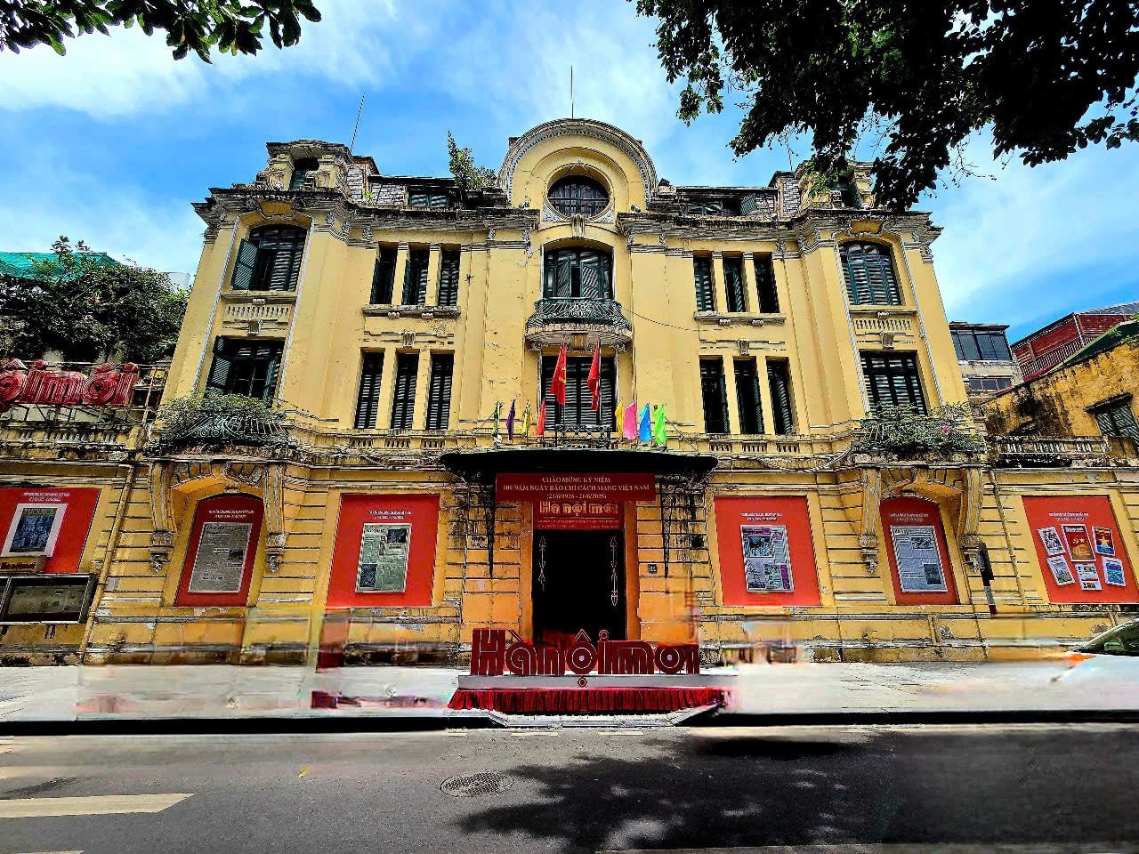 trung-bay-anh-hnm.jpg