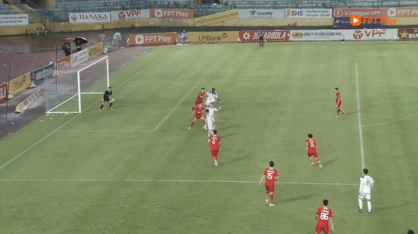 Le Hanoi FC a perdu le « derby de Hanoï » contre le Cong Viettel (image 6).
