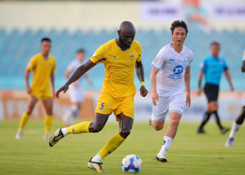 Đánh bại Quảng Nam, CLB Nam Định vô địch V-League 2024-25 - 2