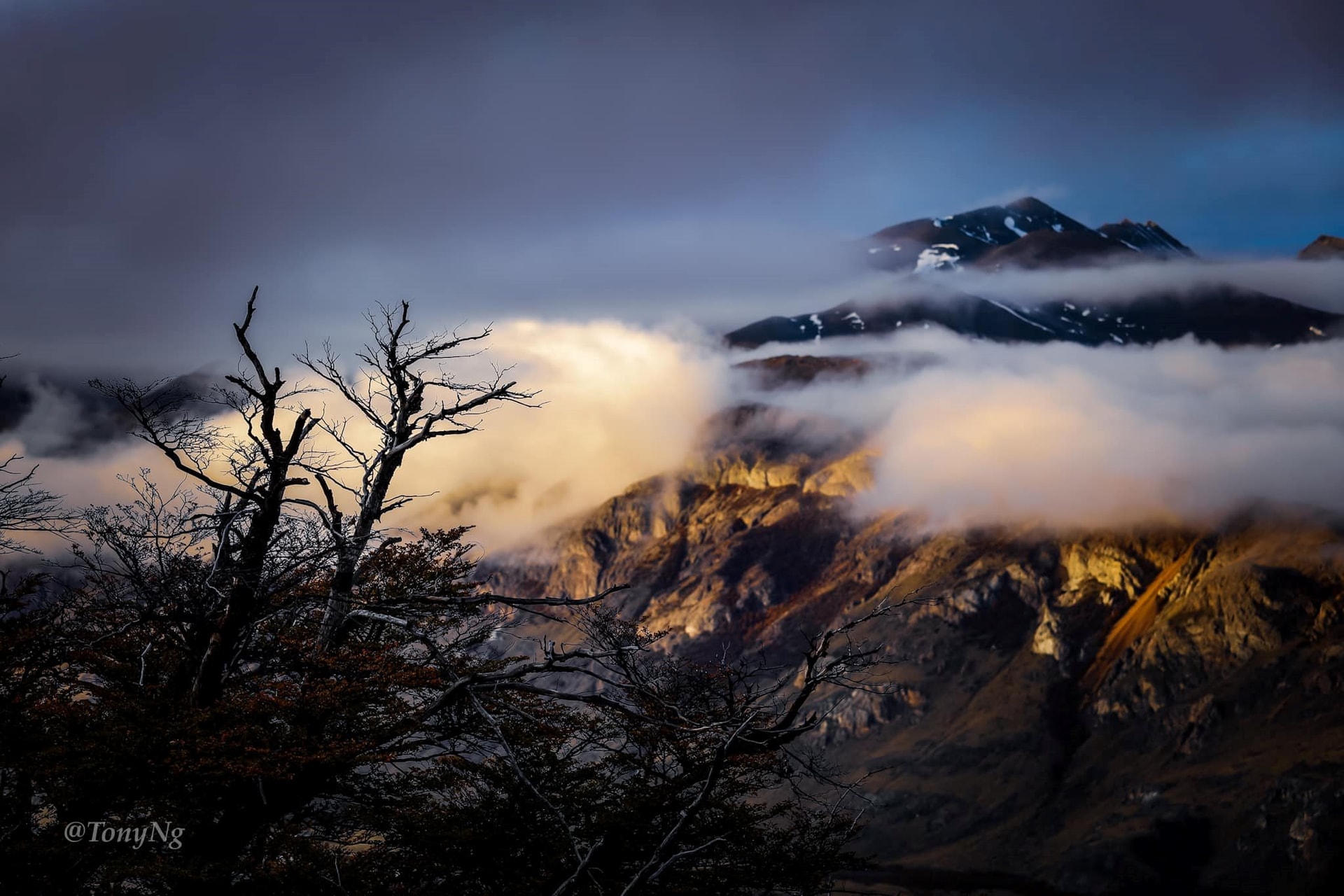 Village on the mountain top in Yen Bai: Floating clouds, beautiful like a fairyland